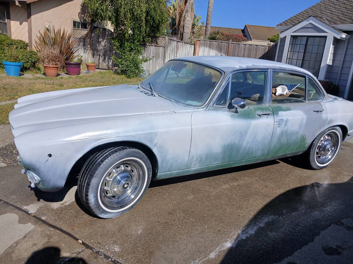 Jaguar-xj6-1972-grey-6