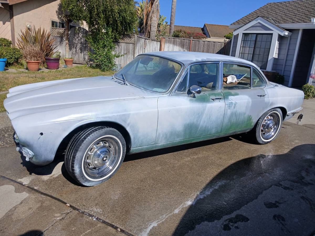 Jaguar-xj6-1972-grey-7