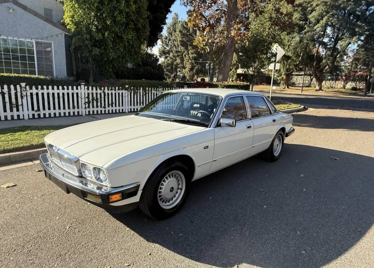 Jaguar-xj6-1988-1