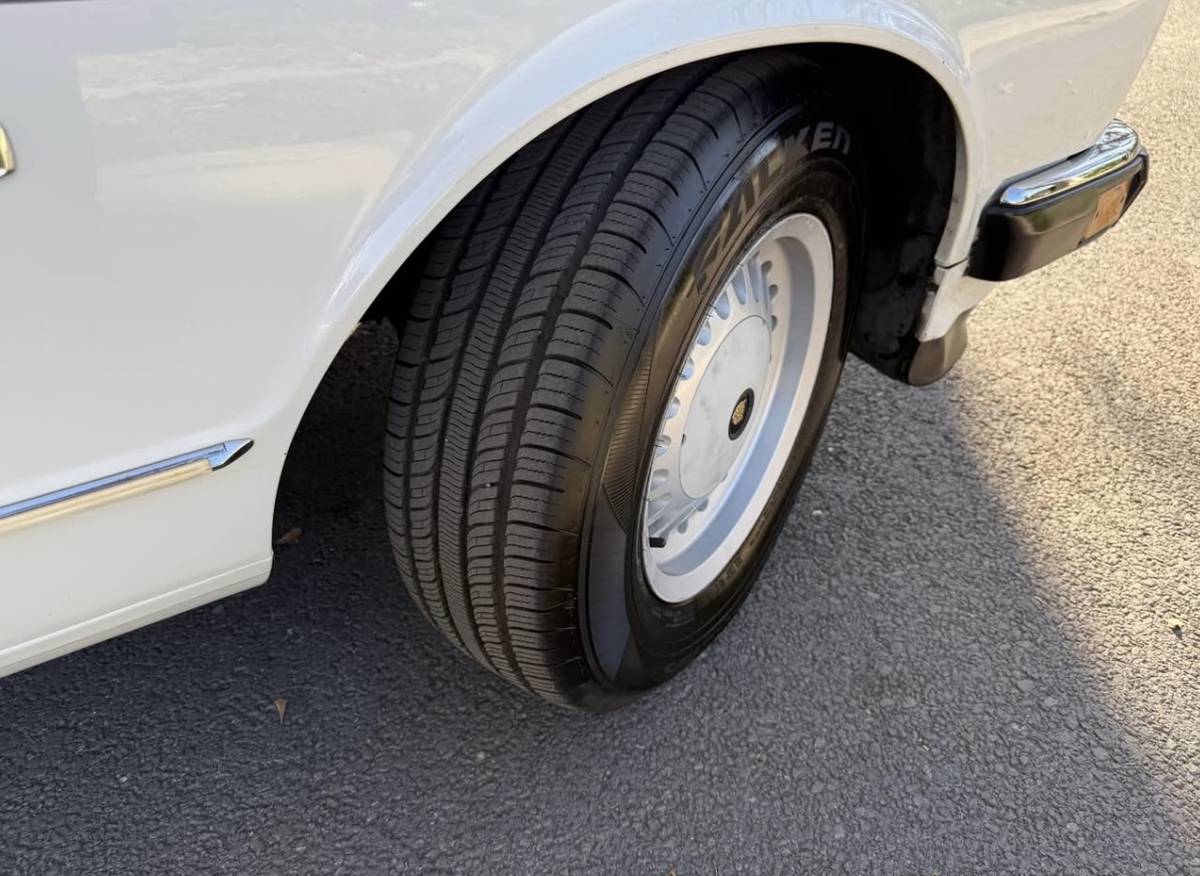 Jaguar-xj6-1988-11