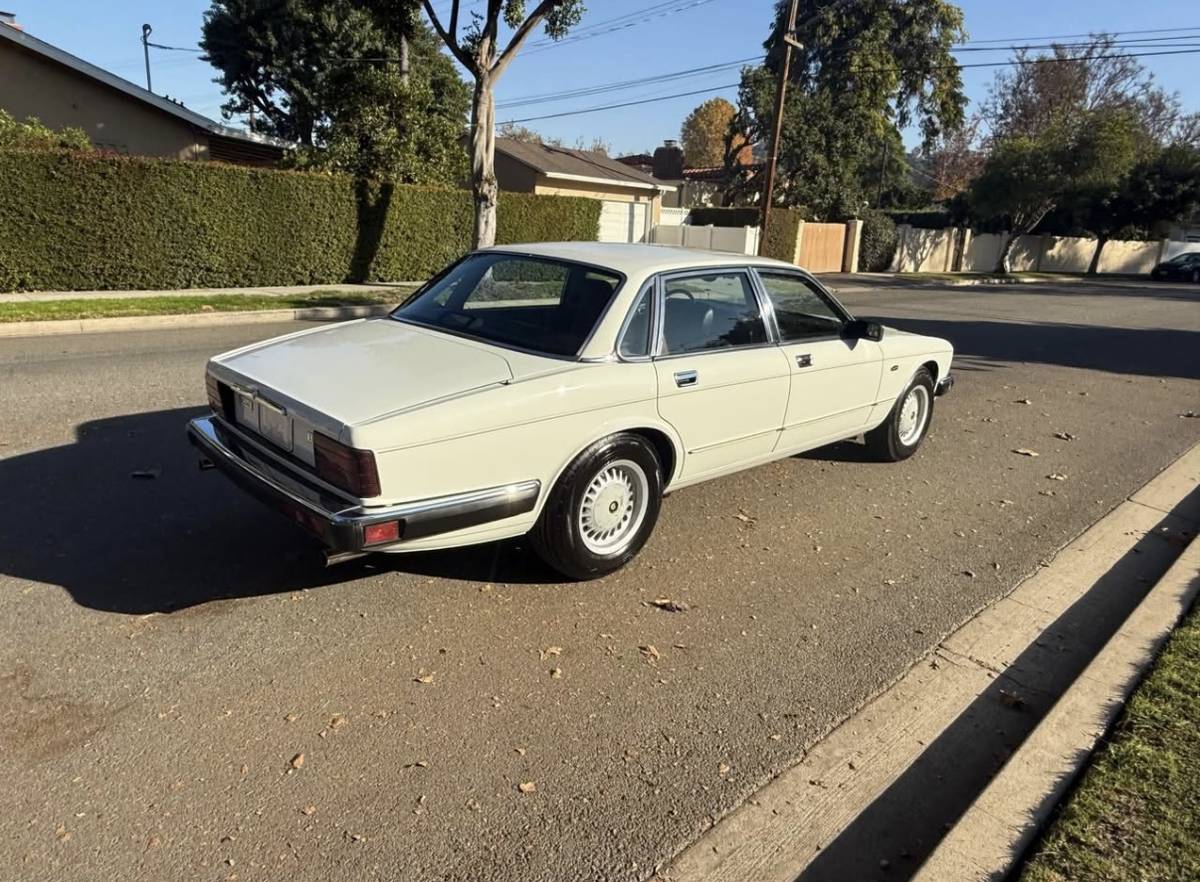 Jaguar-xj6-1988-2