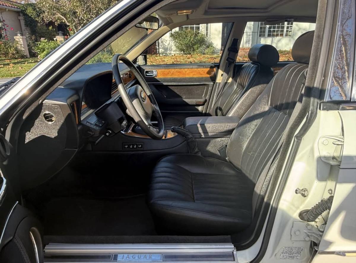 Jaguar-xj6-1988-4