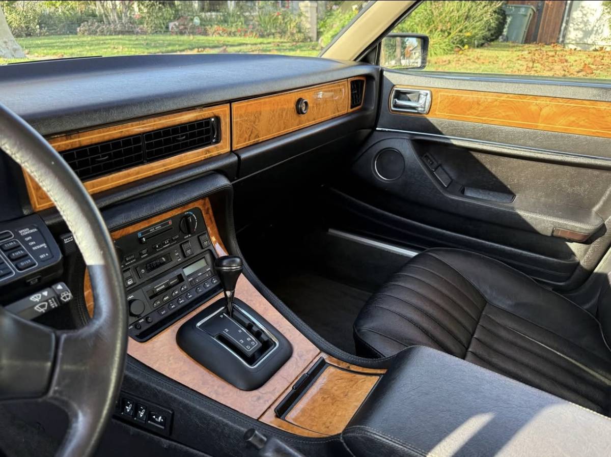 Jaguar-xj6-1988-7