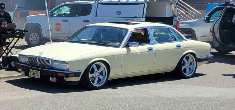 Jaguar-xj6-1991-1
