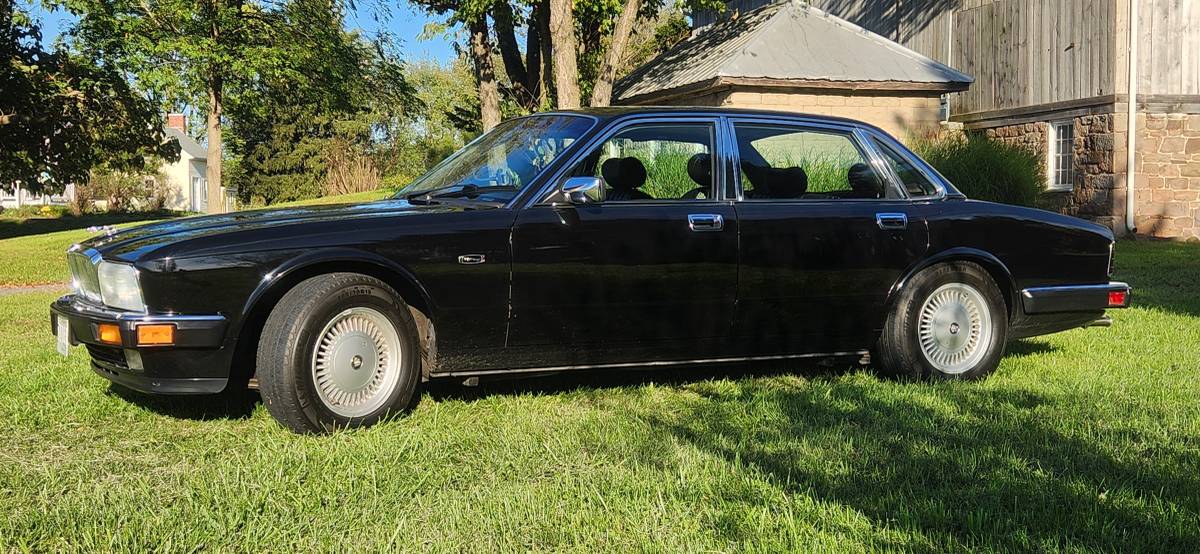 Jaguar-xj6-1993-black-1