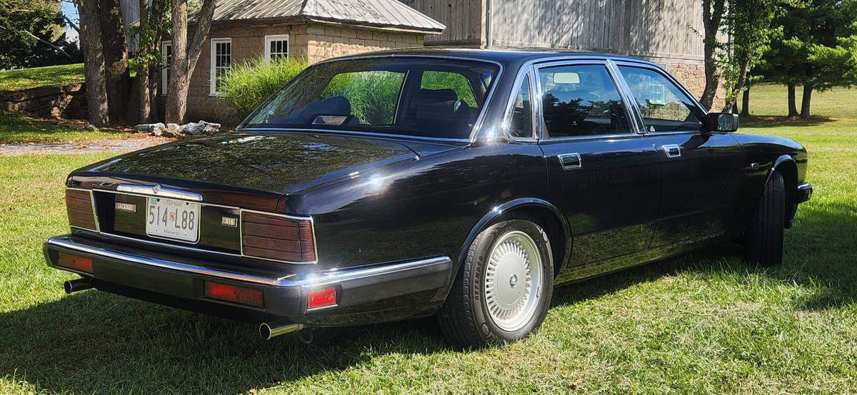 Jaguar-xj6-1993-black-12