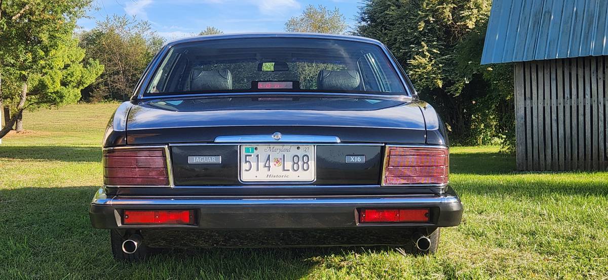 Jaguar-xj6-1993-black-15