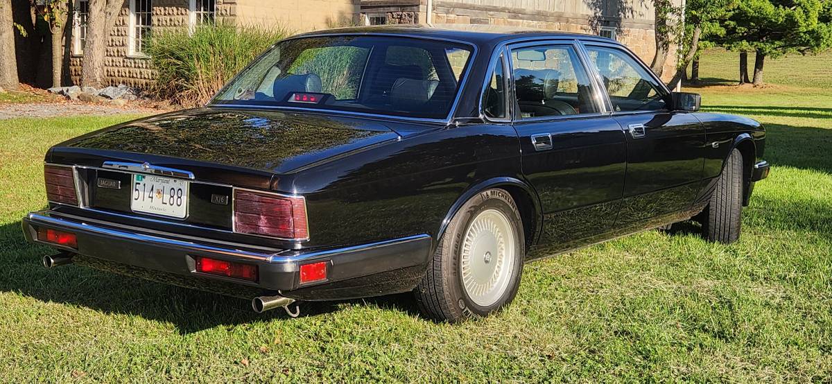 Jaguar-xj6-1993-black-2