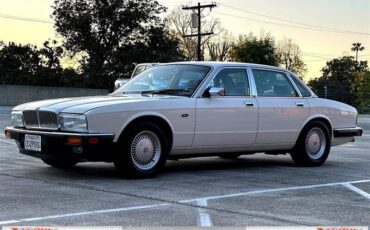 Jaguar-xj6-1993-white-4