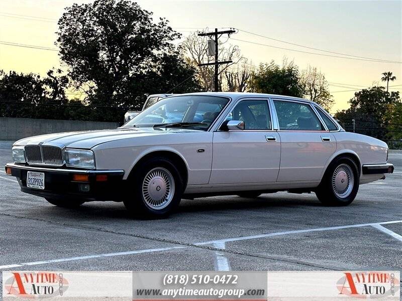 Jaguar-xj6-1993-white-4