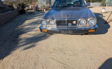 Jaguar-xj6-vanden-plas-1987-custom