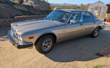 Jaguar-xj6-vanden-plas-1987-custom-9
