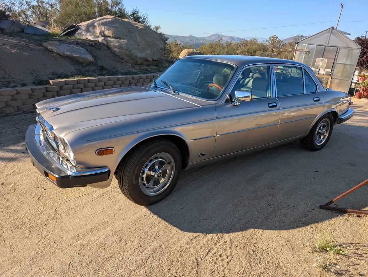 Jaguar-xj6-vanden-plas-1987-custom-9
