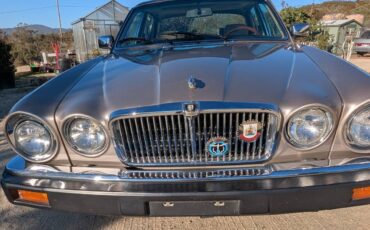 Jaguar-xj6-vanden-plas-1987-silver-10