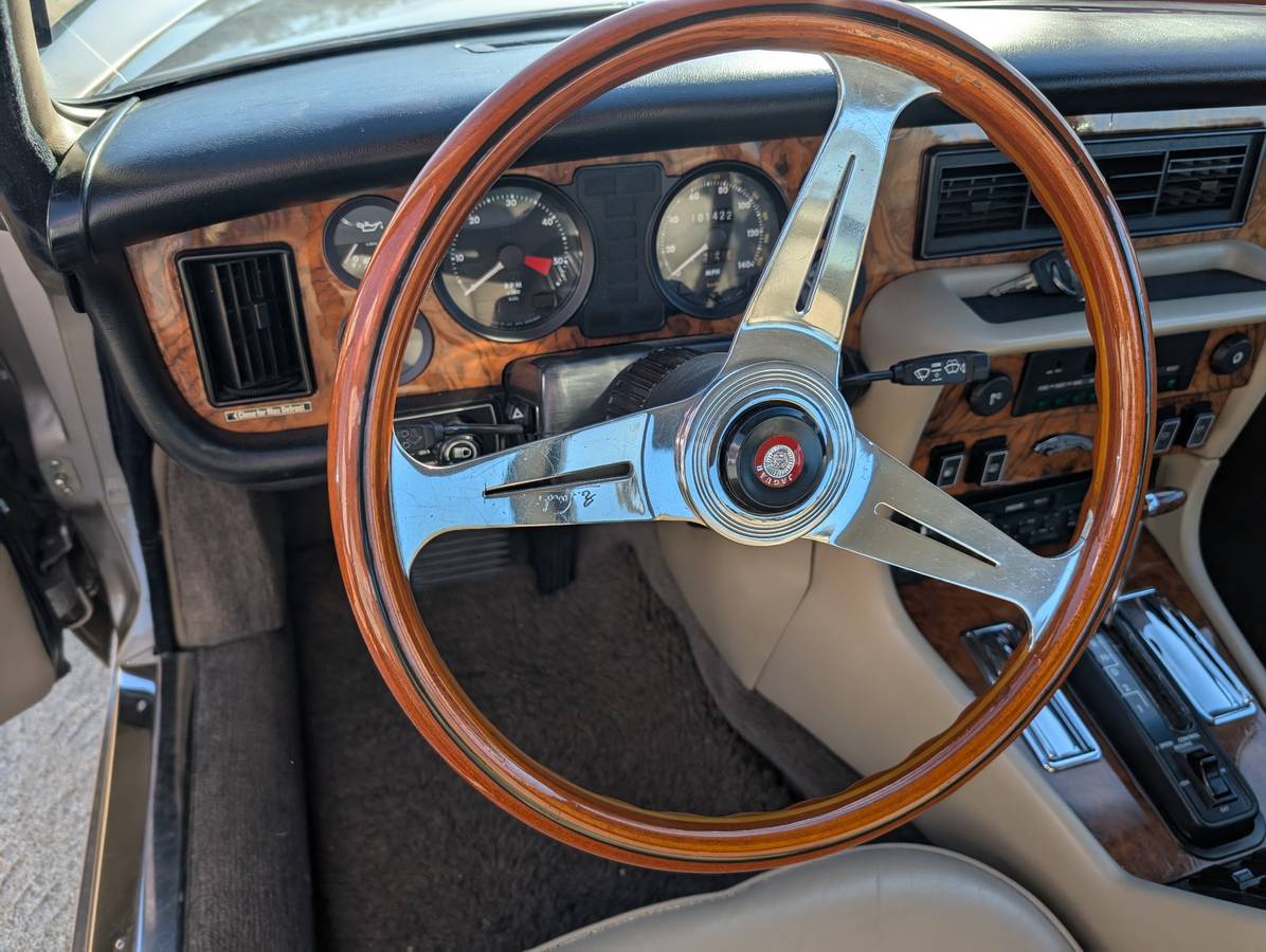 Jaguar-xj6-vanden-plas-1987-silver-4