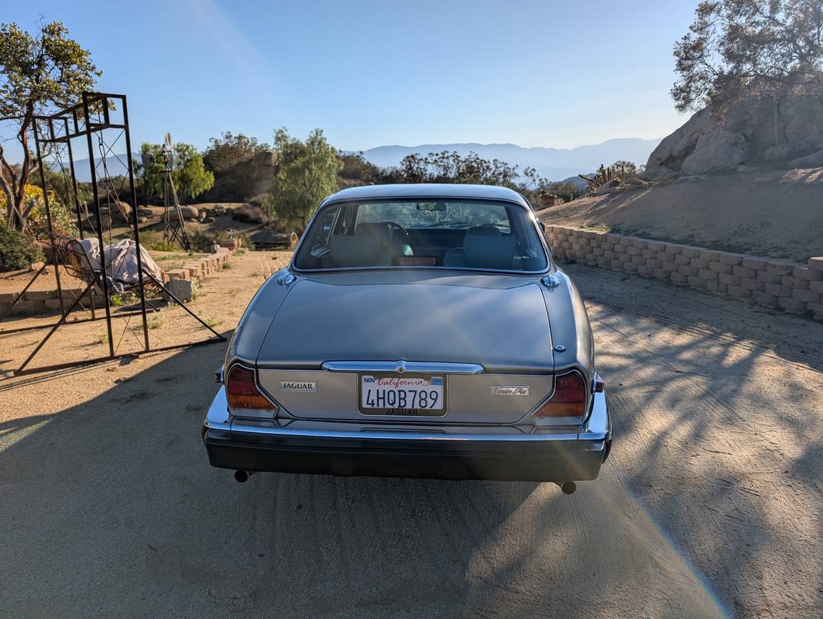 Jaguar-xj6-vanden-plas-1987-silver-6