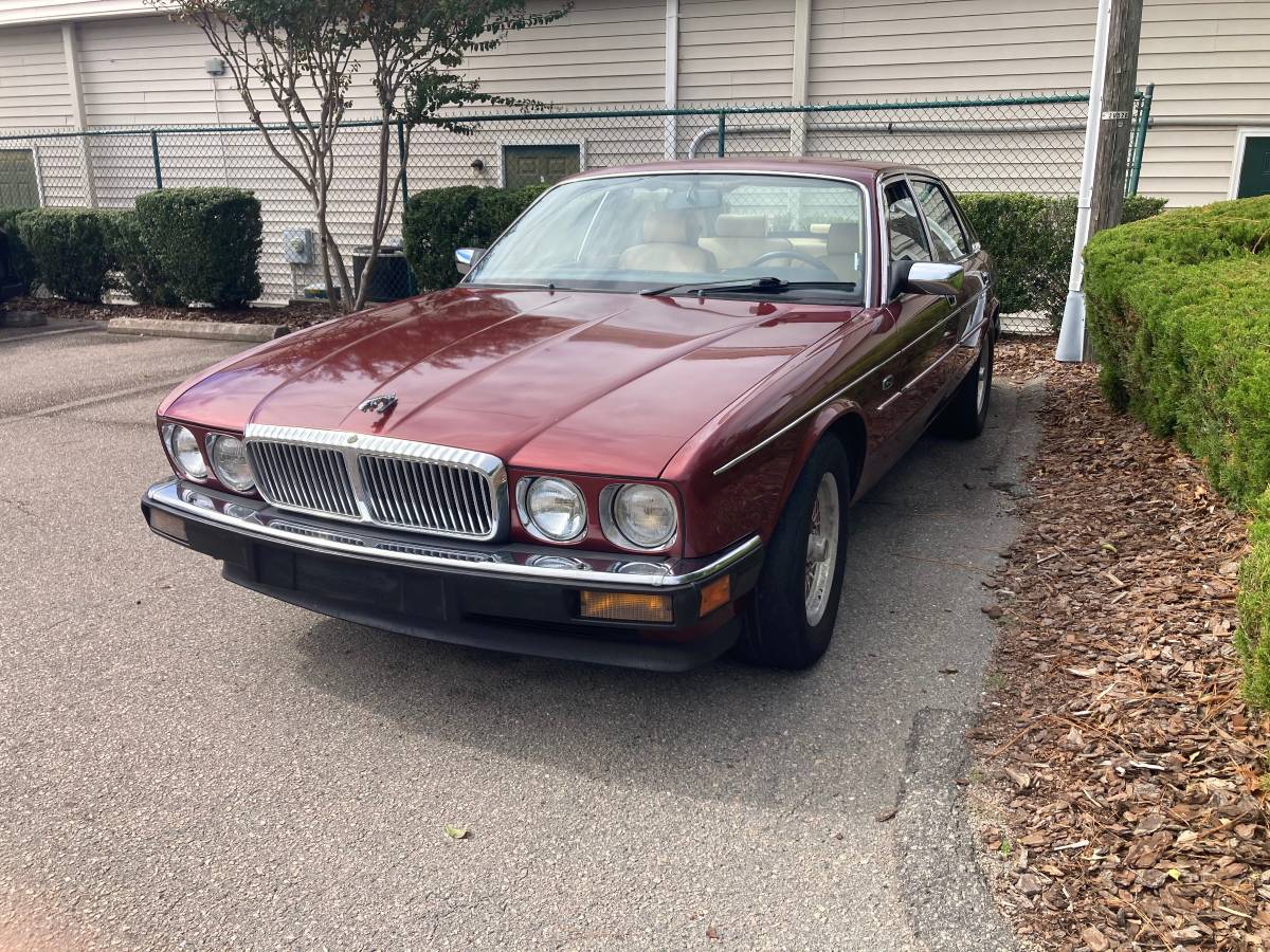 Jaguar-xj6-vanden-plas-majestic-1989-red-1