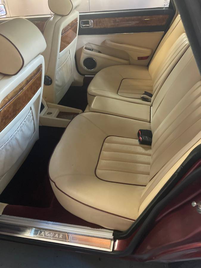 Jaguar-xj6-vanden-plas-majestic-1989-red-10