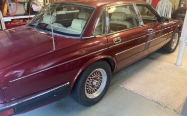 Jaguar-xj6-vanden-plas-majestic-1989-red-2