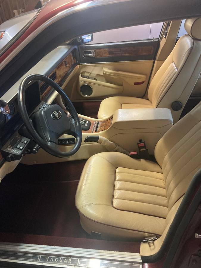 Jaguar-xj6-vanden-plas-majestic-1989-red-4