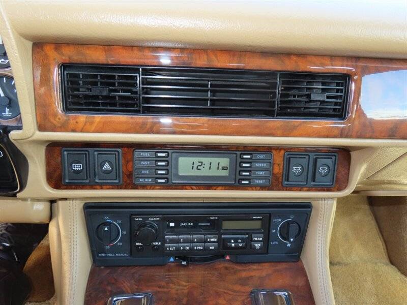 Jaguar-xj8-xjs-1992-silver-19