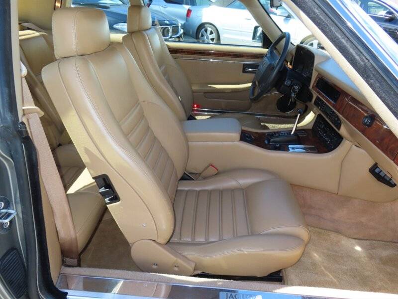Jaguar-xj8-xjs-1992-silver-2
