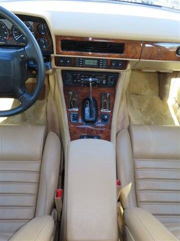 Jaguar-xj8-xjs-1992-silver-20