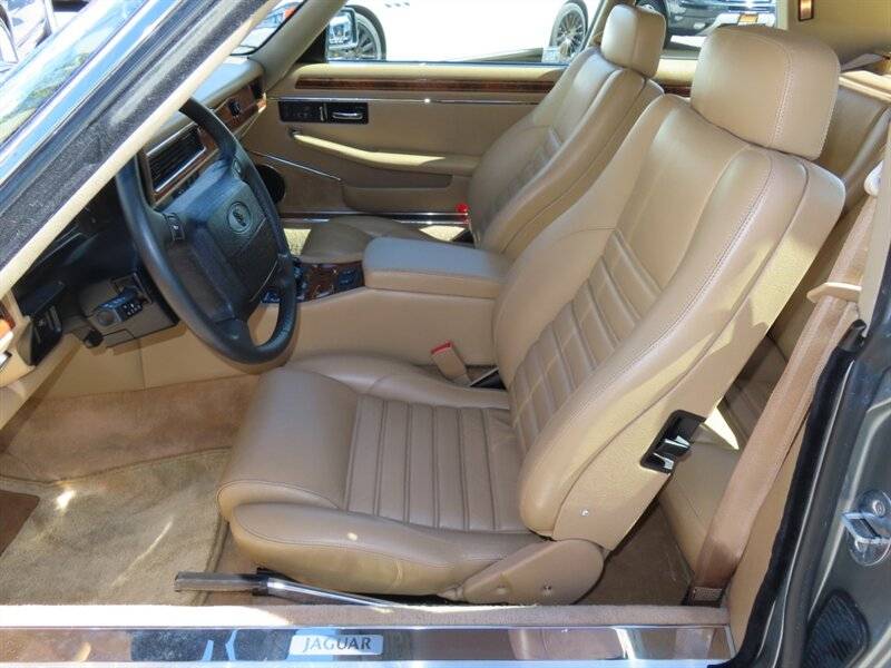 Jaguar-xj8-xjs-1992-silver-9