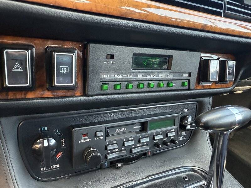 Jaguar-xjs-1987-9