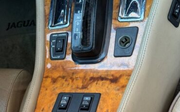 Jaguar-xjs-classic-collection-coupe-1991-white-13