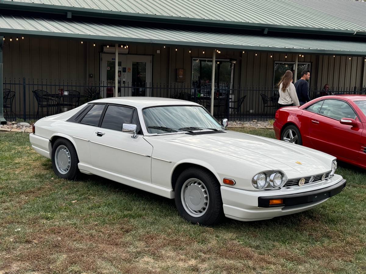 Jaguar-xjs-classic-collection-coupe-1991-white-16