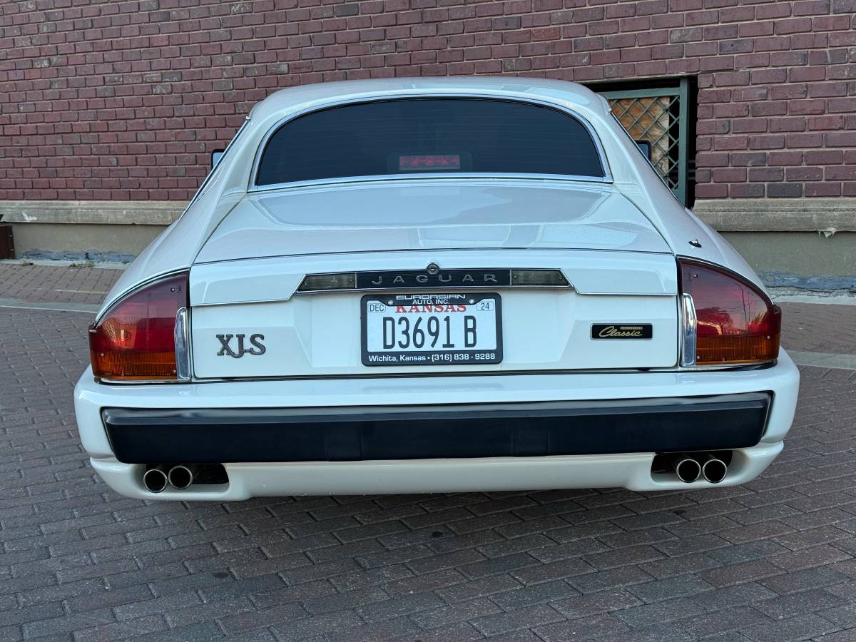 Jaguar-xjs-classic-collection-coupe-1991-white-2
