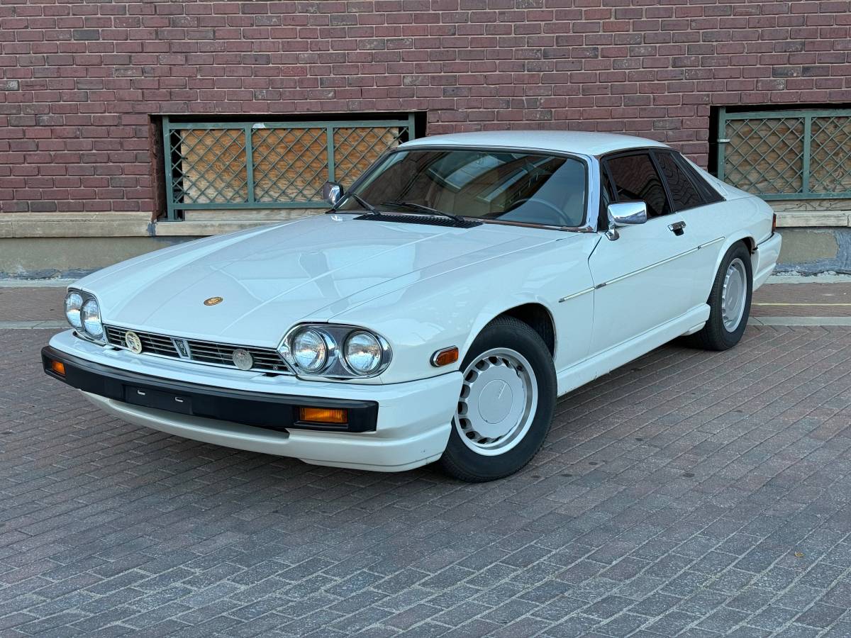 Jaguar-xjs-classic-collection-coupe-1991-white-5