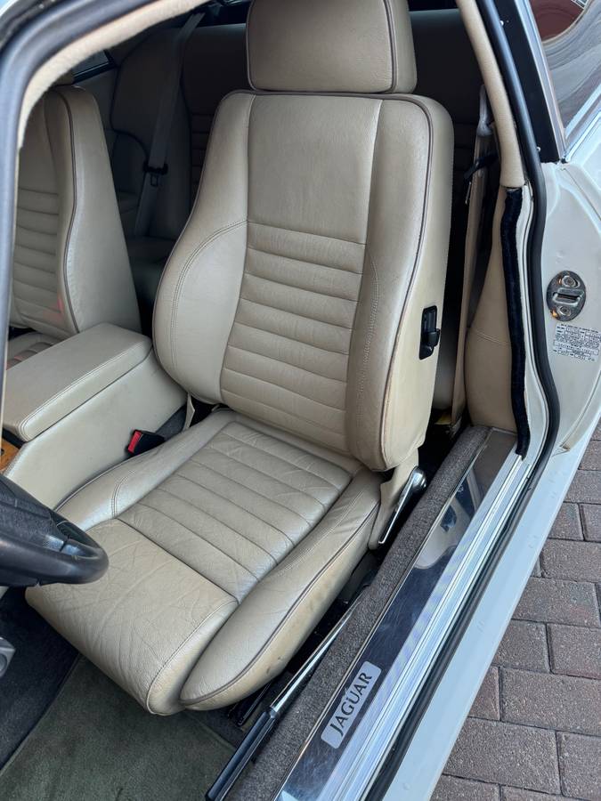 Jaguar-xjs-classic-collection-coupe-1991-white-8