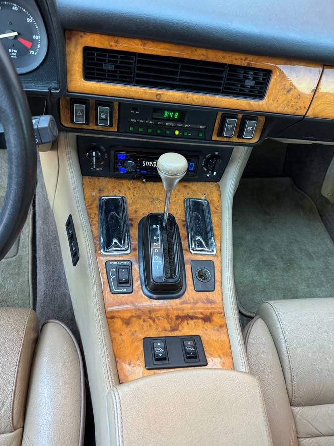 Jaguar-xjs-classic-collection-coupe-1991-white-9