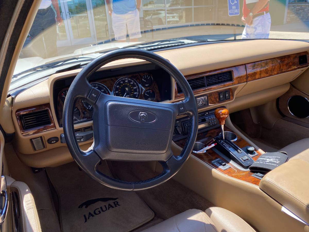 Jaguar-xjs-convertible-1995-white-3