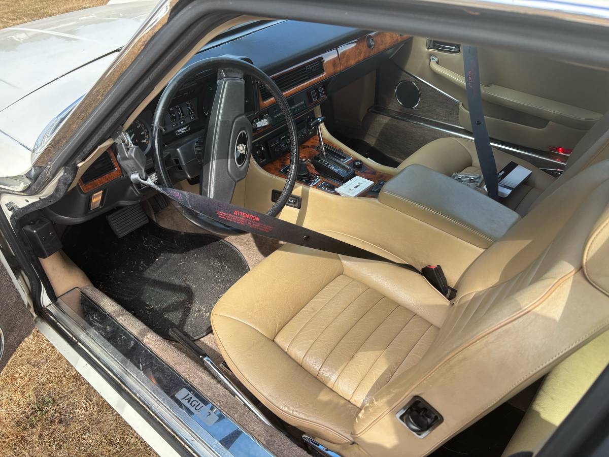 Jaguar-xjs-coupe-1988-3