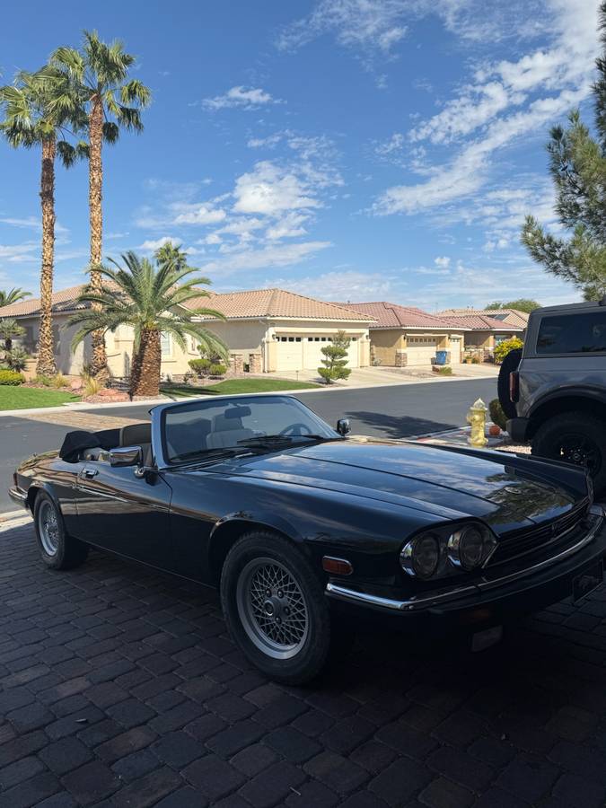 Jaguar-xjs-rouge-1991-black-1