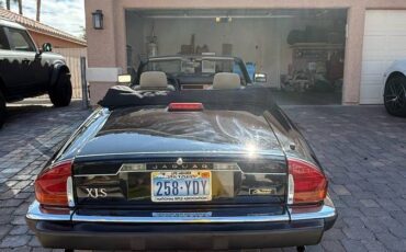 Jaguar-xjs-rouge-1991-black-3