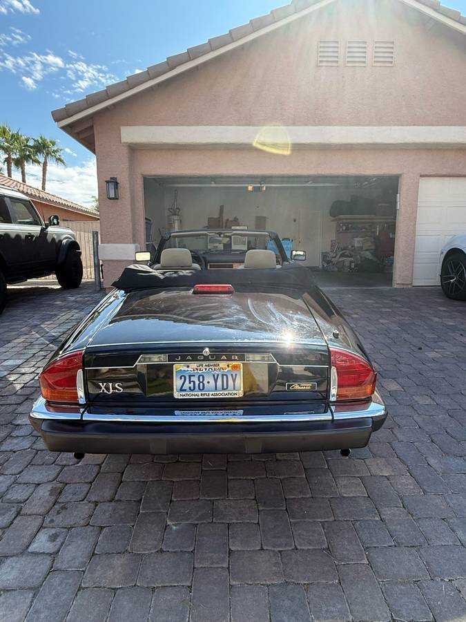 Jaguar-xjs-rouge-1991-black-3