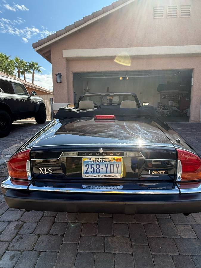 Jaguar-xjs-rouge-1991-black-4
