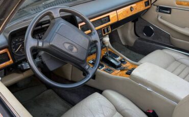 Jaguar-xjs-rouge-1991-black-6