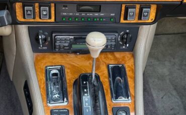 Jaguar-xjs-rouge-1991-black-8