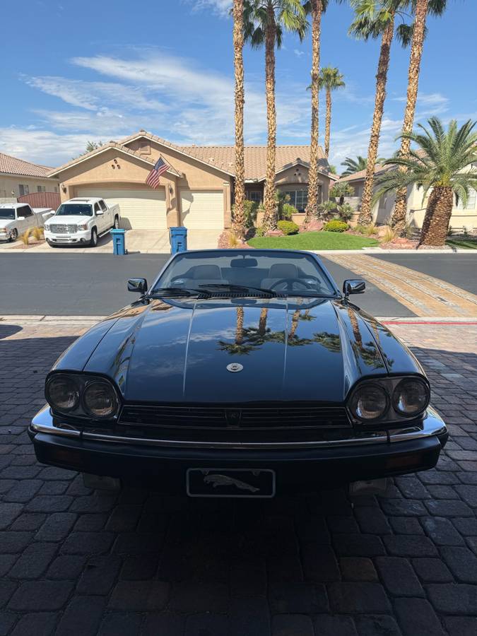 Jaguar-xjs-rouge-1991-black