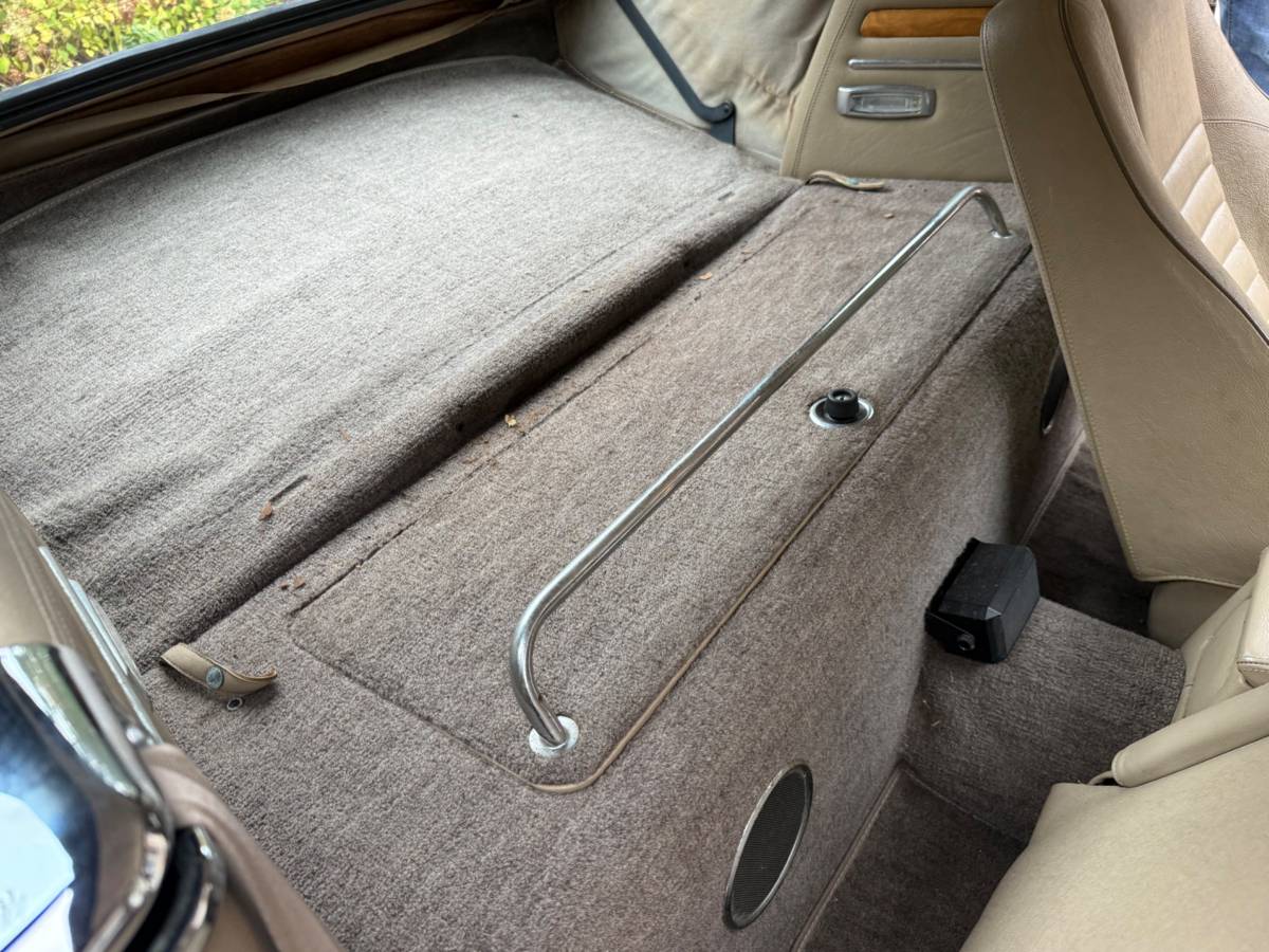 Jaguar-xjs-rouge-1991-custom-11
