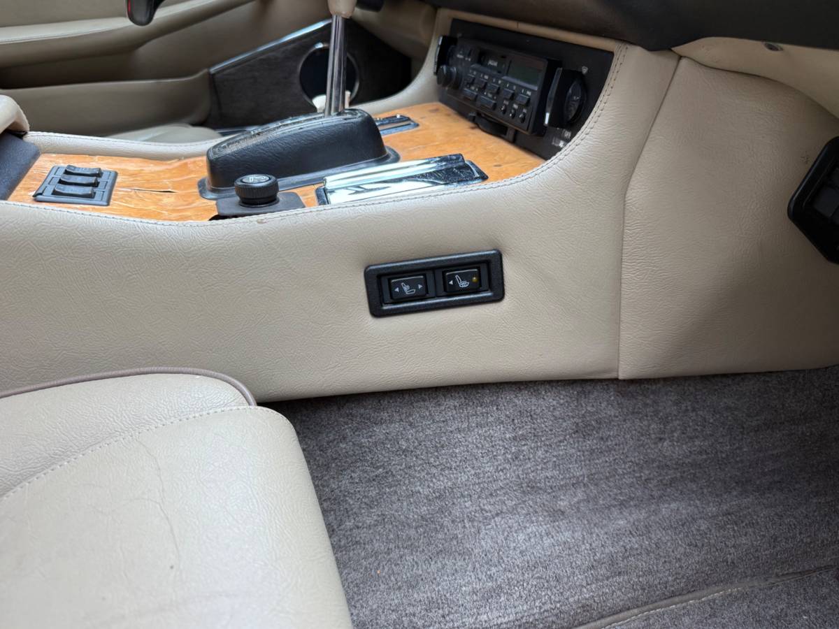 Jaguar-xjs-rouge-1991-custom-17