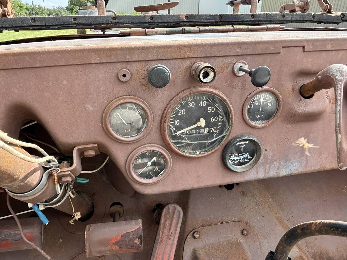 Jeep-1946-brown-12