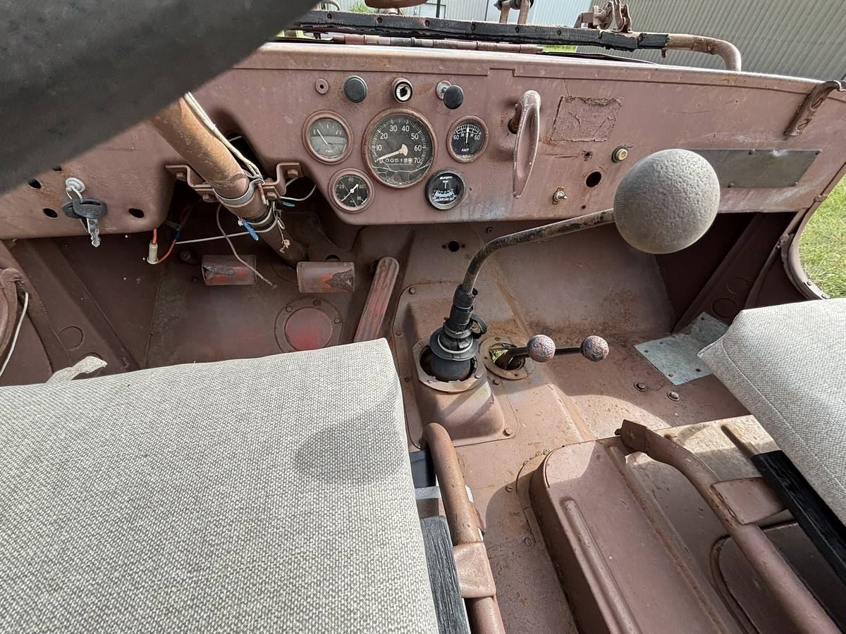 Jeep-1946-brown-14