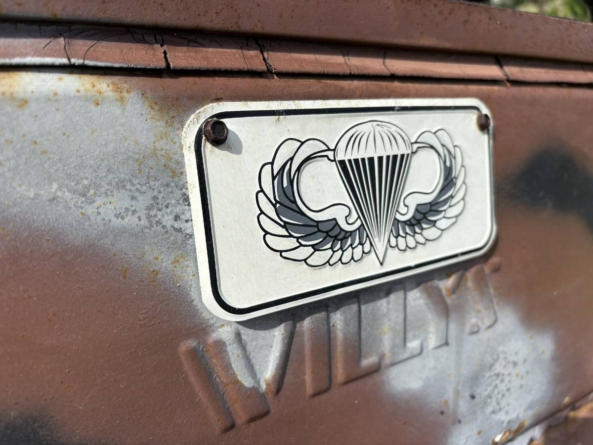 Jeep-1946-brown-18