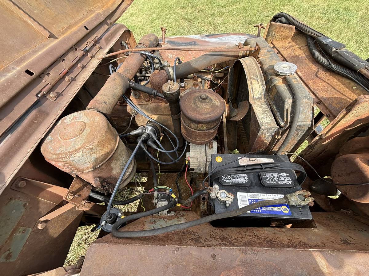 Jeep-1946-brown-19